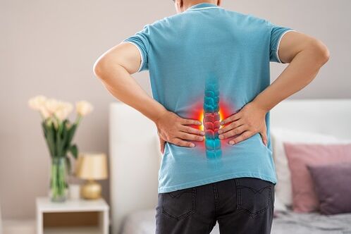 Istnieje wiele przyczyn, które mogą powodować silny ból dolnej części pleców